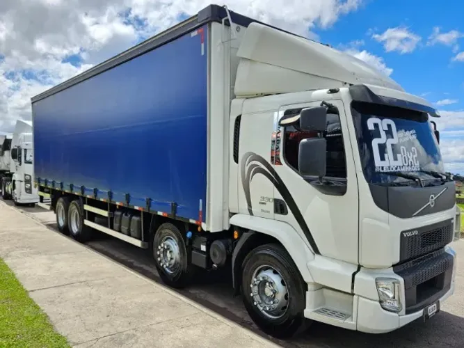 Volvo VM330 8x2 Bitruck Ano 22 Aut Ar Condicionado Sider 9.75Mts Interno- Interna Nova 