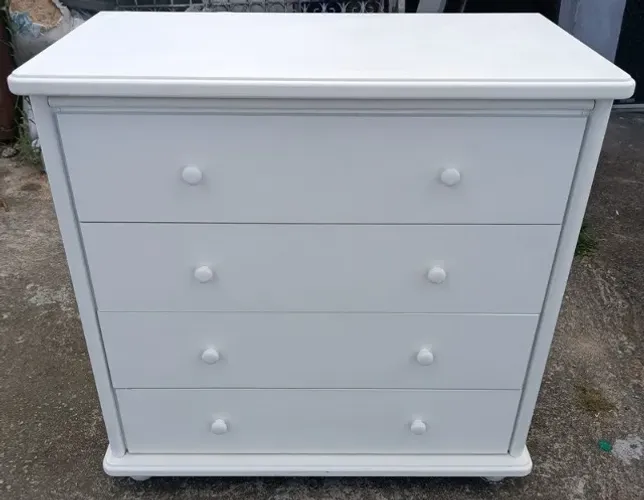 Cômoda em laca branca 97 x 95 x 50 cm
