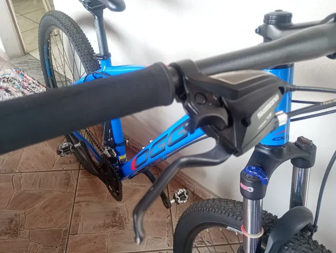 "Vendo bike tamanho 17 aro 29"...