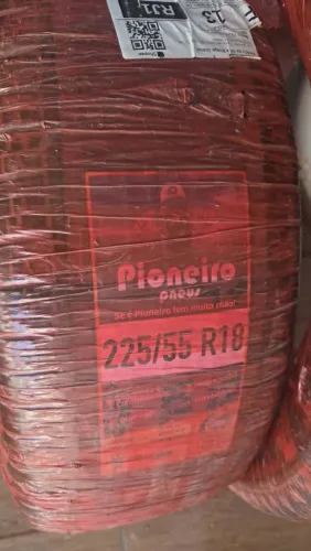 Pneus para SUV ou Pick up 2 novos e  2 semi novos tenho 4  medida 225/55/18 