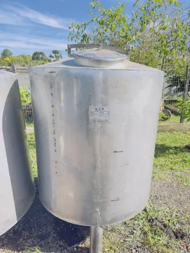 Tanque pulmão de armazenamento 1500L em inox 