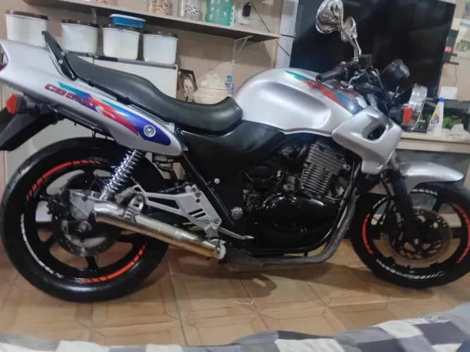 CB 500 zeradinho