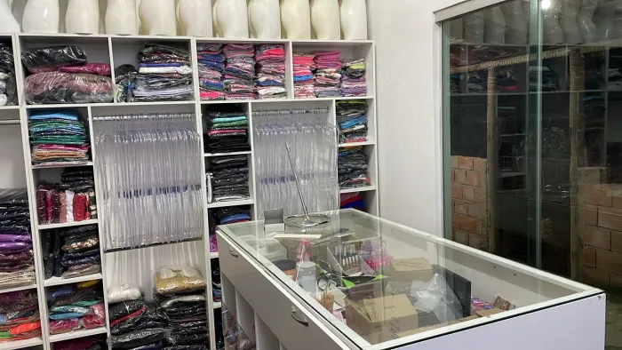 Fundo de loja roupas novas