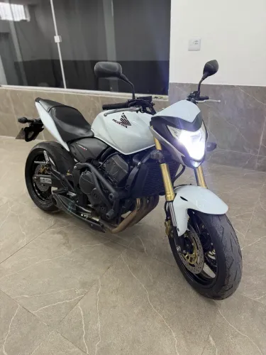 HORNET 600F MOTO ZERAAA