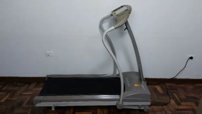 Esteira Ergométrica Athletic Advanced 3 - até 120kg -12km/h - ac. cartão 