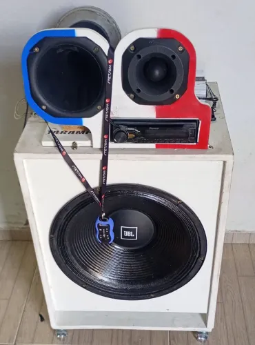 Caixa de Som BoB 15" Trio Completa 