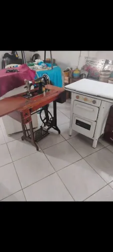 Vendo fogão Dako antigo máquina de costura retro