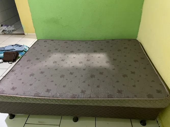 Vendo cama de casal 