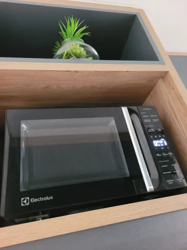 Micro-ondas Electrolux 23L Preto