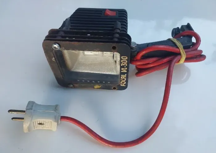 Iluminador elétrico para Foto e Filmagem. VL 150 ou VL 300W, 110 ou 220 volts. Informe-se!