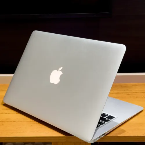 MacBook Air - Core i5 - SSD M2 (10x Sem Juros no Cartão) 