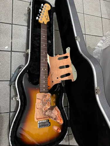 SERVIÇOS DE LUTHIERIA E ELÉTRICA PARA GUITARRAS