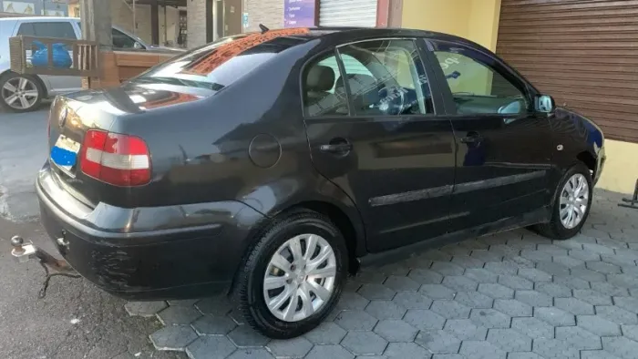 Volkswagen Polo Sedan 1.6 MI 101cv 8V 4P 2003