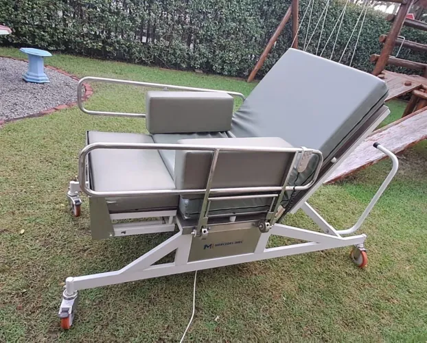 Cama Hospitalar/Poltrona Mercedes Imec