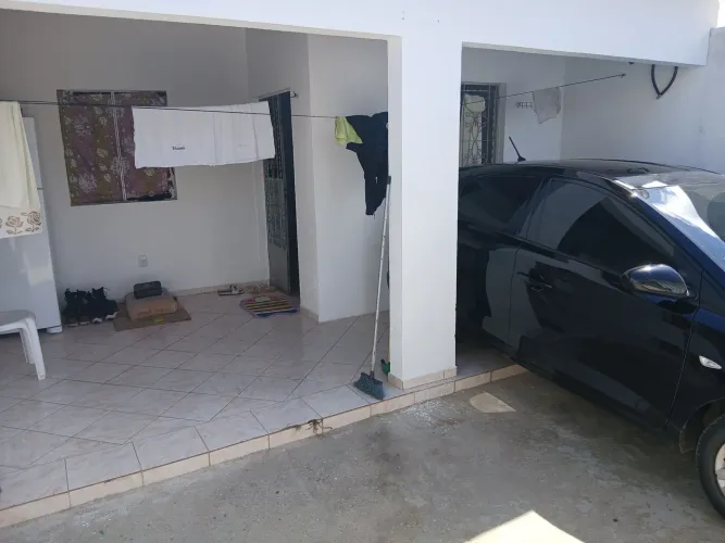 Casa super arejada,murada bem dividida ótimo acesso próximo a mercados proximo a praia