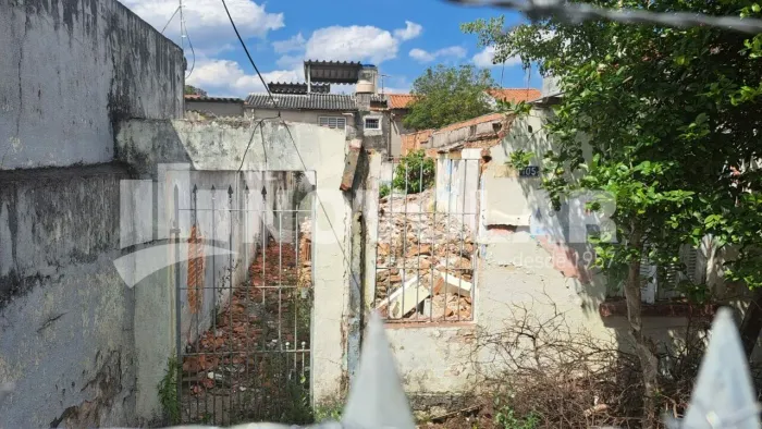 TERRENO COM 6,00MTS DE FRENTE X 30.00 DE FUNDOS, VILA MEDEIROS