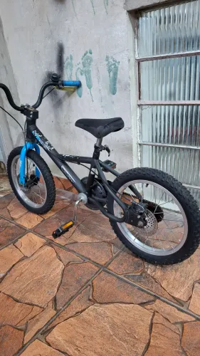 Bicicleta Aro 16 freios a Disco (Sou da Parada de Taipas)