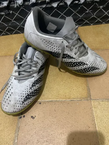 Chuteira Adidas