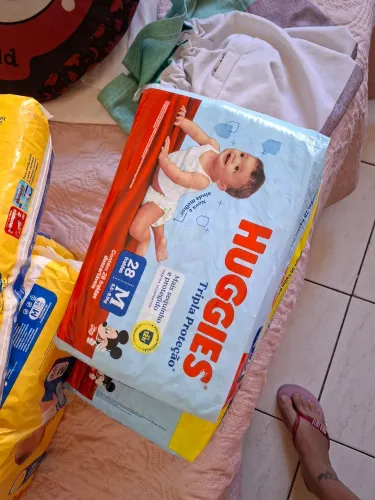 FRALDA HUGGIES M