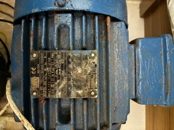 Motor Elétrico Trifásico WEG