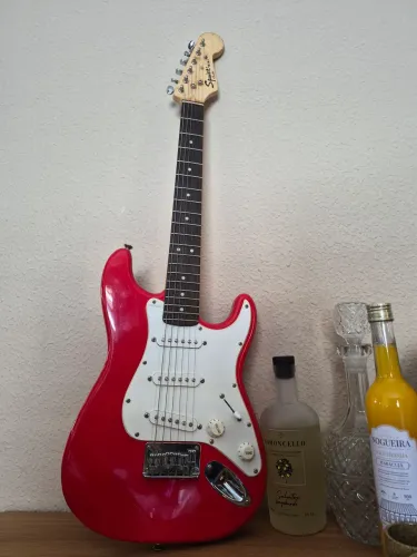Guitarra Fender Squier Stratocaster Mini