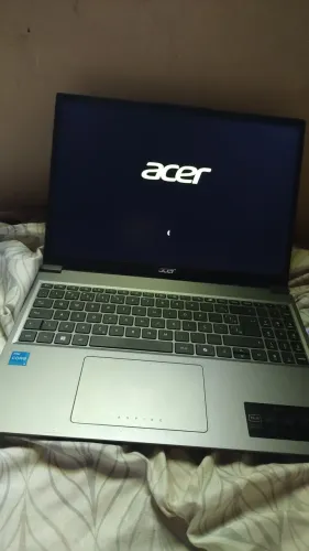Vende-se notebook usado