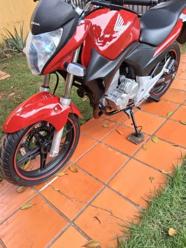 Cb 300 ano 2012