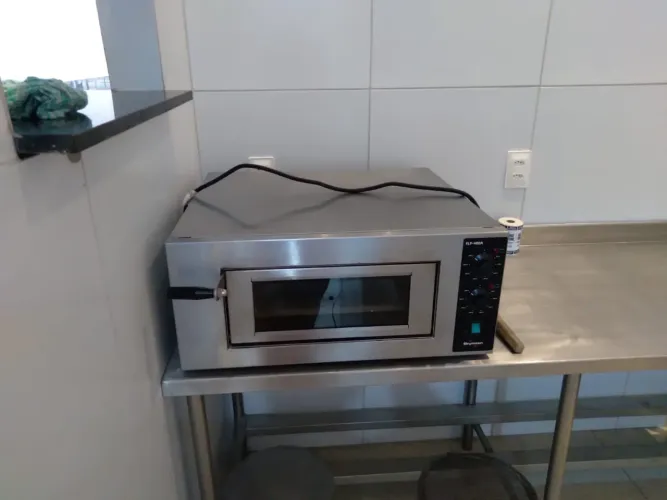 FORNO ELÉTRICO DE PEDRA
