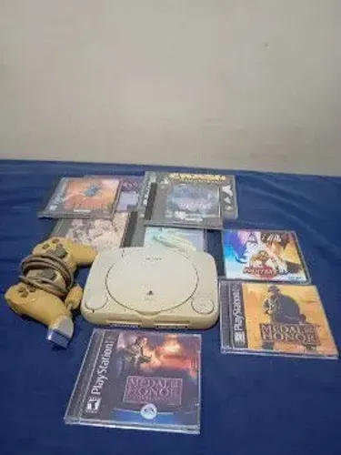 PS1 slim completo 1 controle original, cabos e 8 jogos, funcionando perfeitamente?