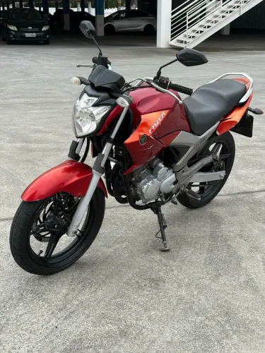 YAMAHA YS 250 FUEL INJECTION FAZER 2012 VERMELHA FILÉ FINANCIA TOTAL