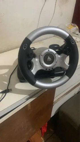 Volante clone com pedais