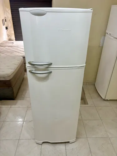 Geladeira Eletrolux duas portas , refrigerador