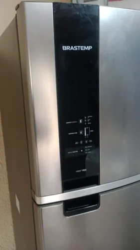 Vendo geladeira  Brastemp funcionando tudo perfeitamente 