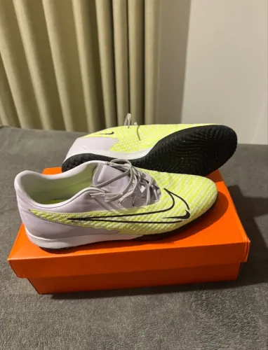 Chuteira Nike Phantom Academy 