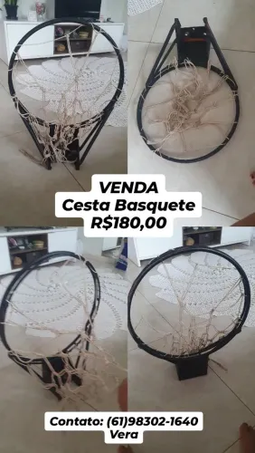 UMA CESTA DE BASQUETE