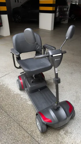 Cadeira Elétrica Scooter Dobrável 136