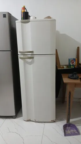 Geladeira R$400