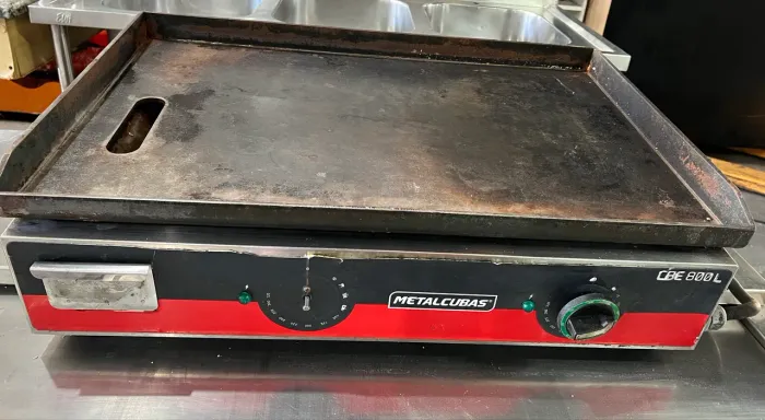 Chapa Metalcubas elétrica 220v