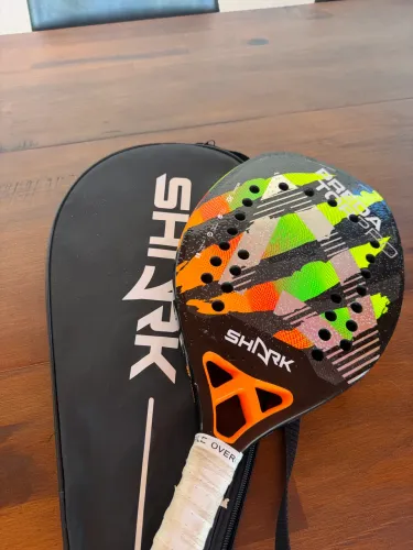 Raquete de Beach Tennis Shark Predator Pro 22mm 2025