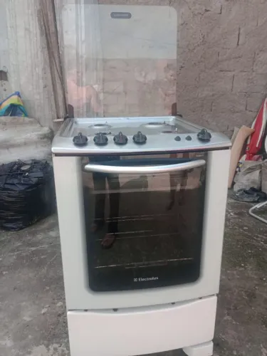 Fogão funcionando as bocas e forno