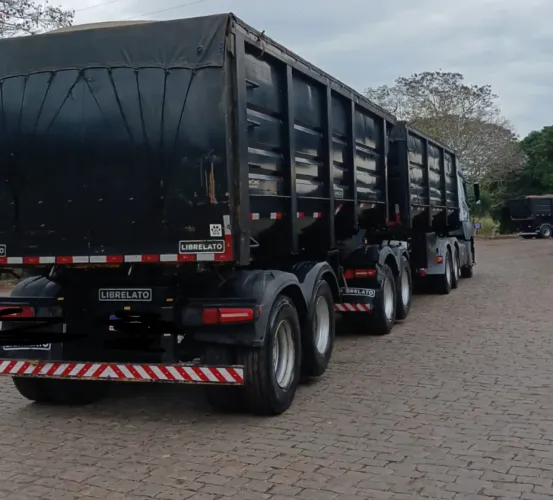 OPORTUNIDADE! MERCEDES-BENZ AXOR 2644 6x4 + CARRETA LIBERATO.