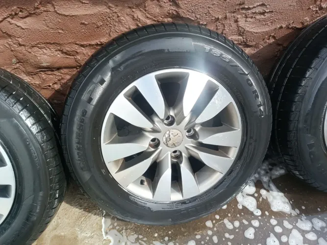 Jogo Rodas 14 4x108 Com Pneus Pirelli, Peugeot, Ford Citroen! Excelente!