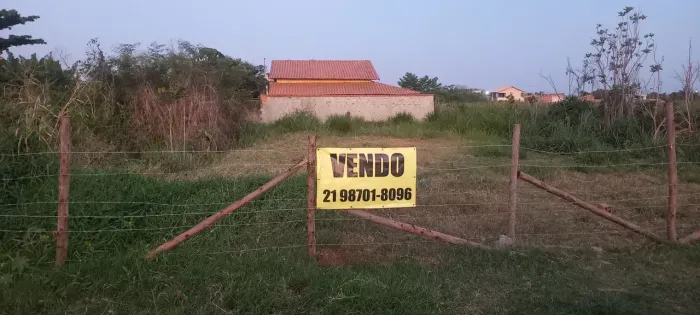 Lindo terreno a 4 ruas da praia Saquarema - RJ !!!
