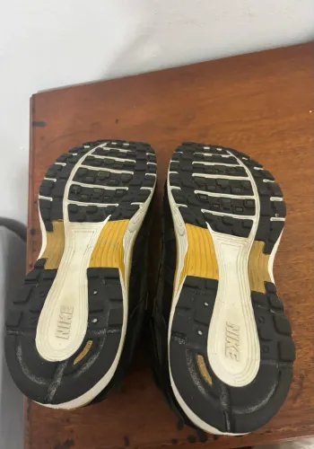 Tênis Nike P-6000