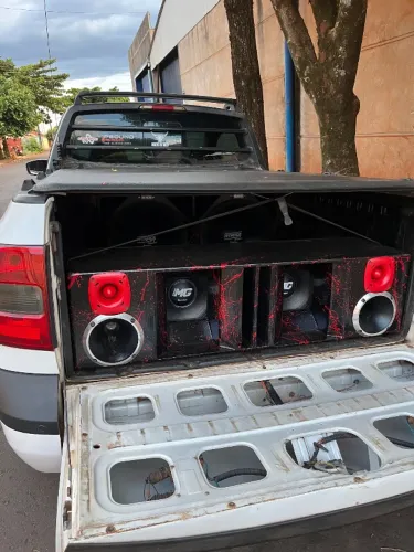 Vende-se caixa de médio 