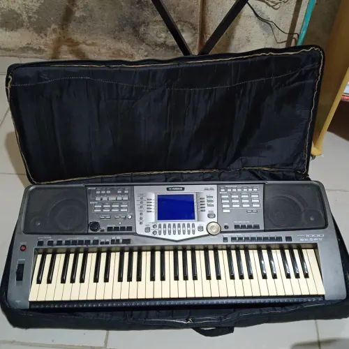 Teclado Yamaha psr1000
