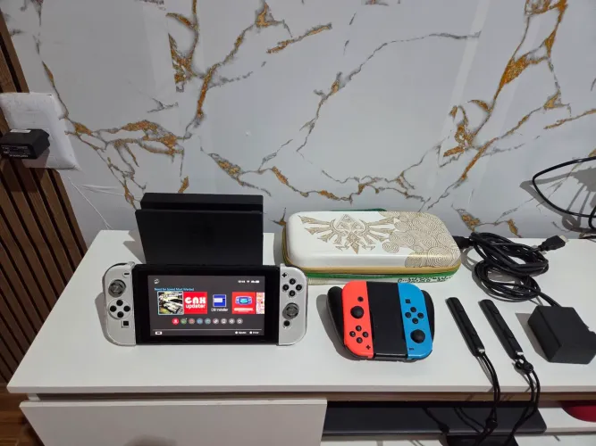 Nintendo Switch desbloqueado + Joycons Extra 