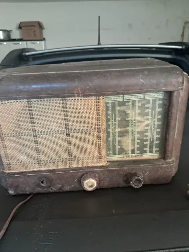 Radio antigo válvulas raridade para restaurar