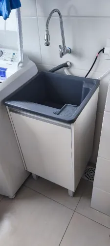 Tanque 26l Plástico + Gabinete Mdf Para Torneira De Bancada