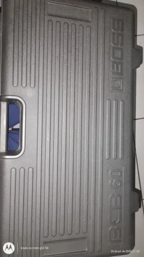 Case e pedais troco em guitarra